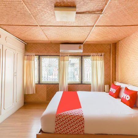 Oyo 743 Sweet Mango Cafe And Hostel チエンマイ エクステリア 写真