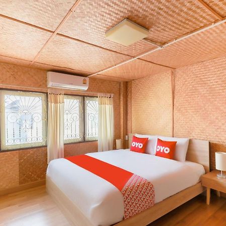 Oyo 743 Sweet Mango Cafe And Hostel チエンマイ エクステリア 写真