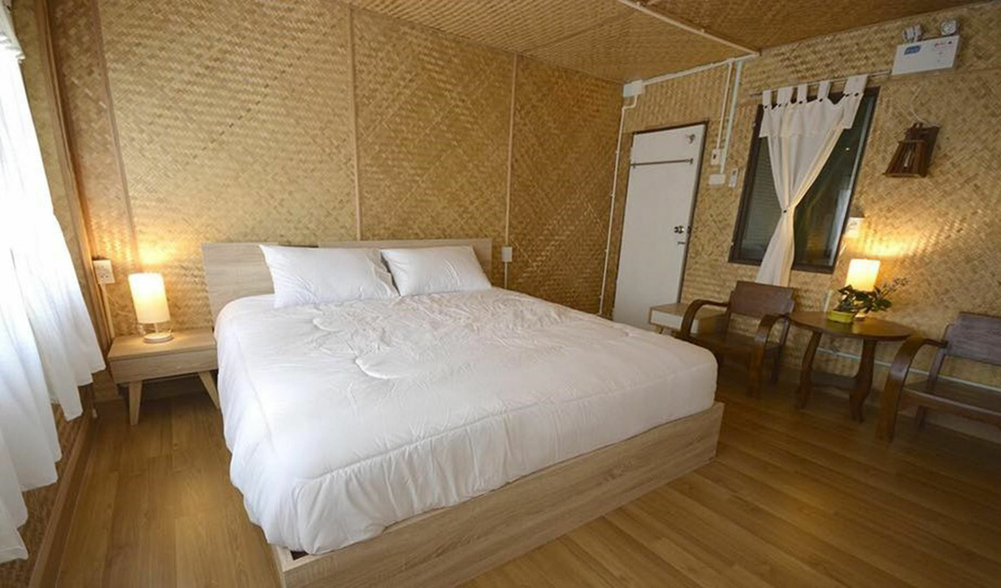 Oyo 743 Sweet Mango Cafe And Hostel チエンマイ エクステリア 写真