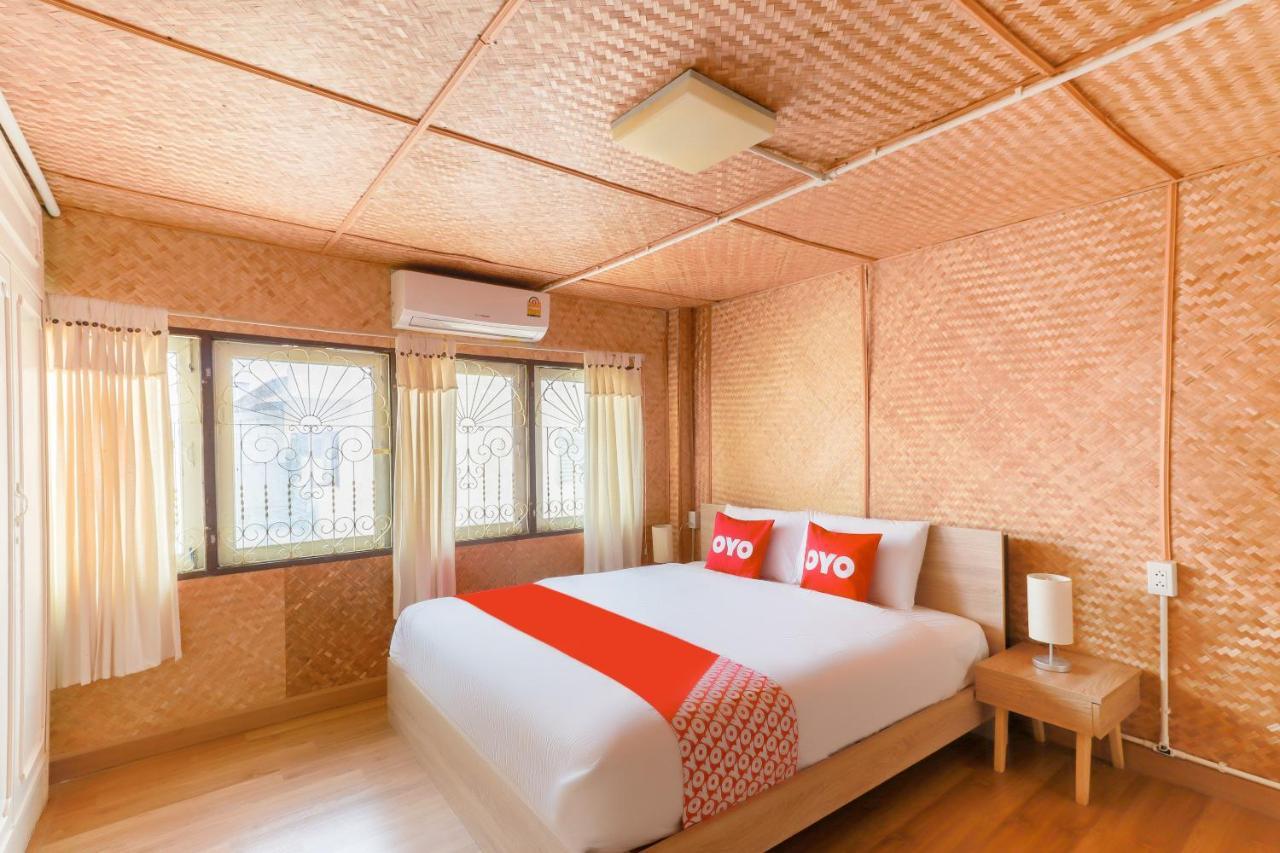 Oyo 743 Sweet Mango Cafe And Hostel チエンマイ エクステリア 写真